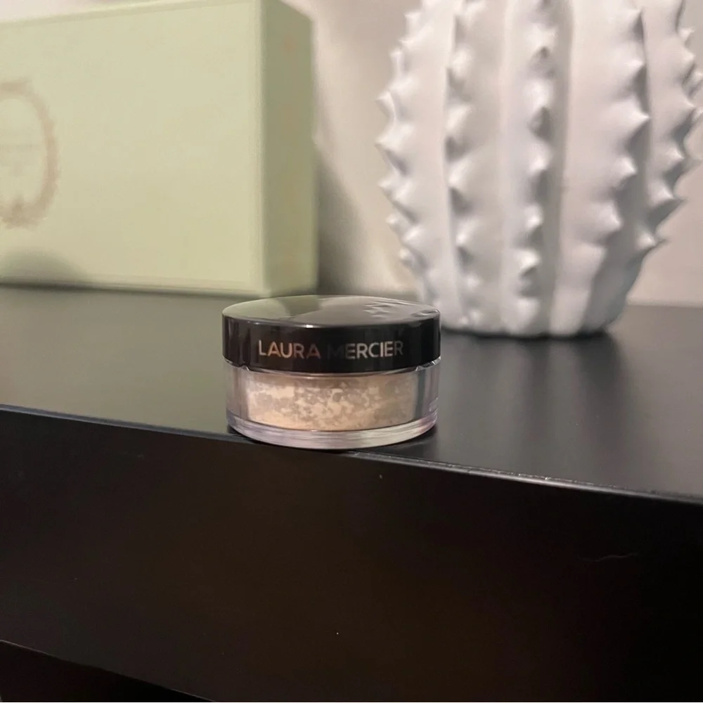 Laura Mercier Translucent Loose Setting Powder Mini Size 0.07 Oz NWT